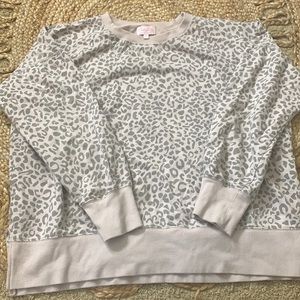 Pink Lily crew neck. Taupe and gray color. Size large.